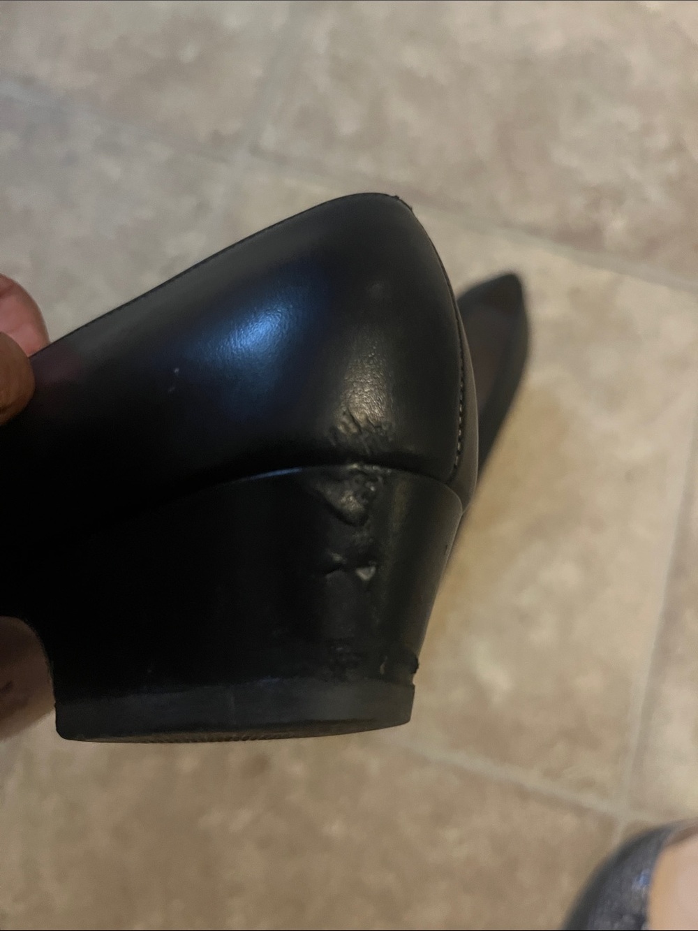 Salvatore Ferragamo Classic Black Leather Round-Toe Pumps Minimalist Luxury 7.5A - Picture 8 of 8